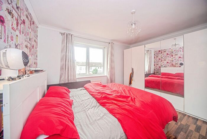 3 Bedroom Terraced House For Sale In Windbury Road, Southampton, Hampshire, SO16