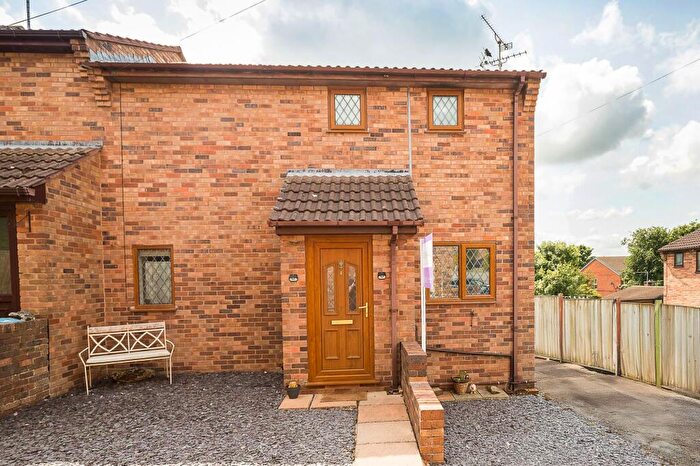2 Bedroom End Of Terrace House For Sale In Farm Road, Buckley, CH7