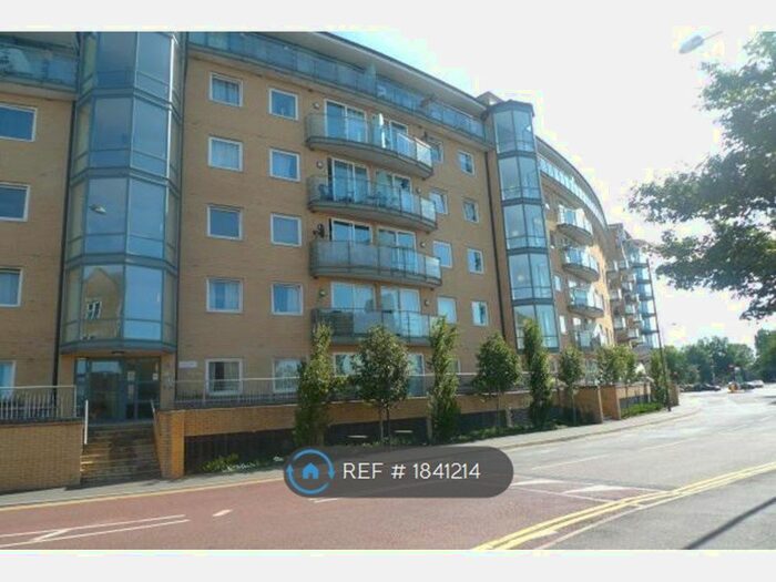 2 Bedroom Flat To Rent In Berberis House, Feltham, TW13