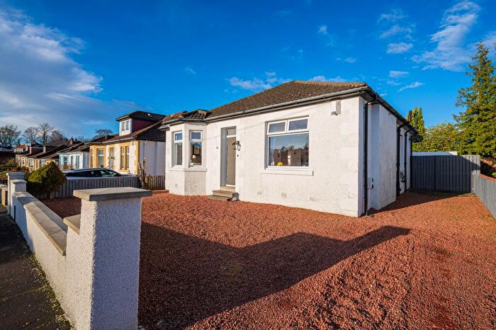 3 Bedroom Detached Bungalow For Sale In Balmeg Avenue, Giffnock, G46
