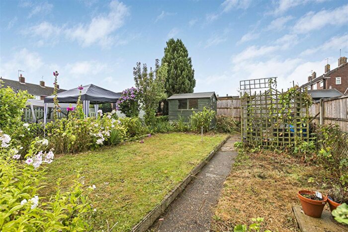 3 Bedroom Terraced House For Sale In Burnett Square, Hertford, SG14