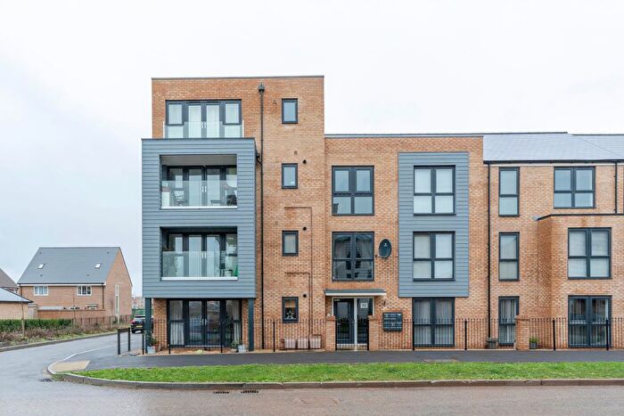 2 Bedroom Flat For Sale In Cowleaze Path, Banwell, Weston-Super-Mare, BS29