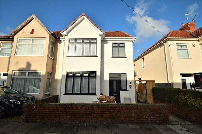 6 Bedroom Detached House To Rent In Lawn Road, Bristol, BS16
