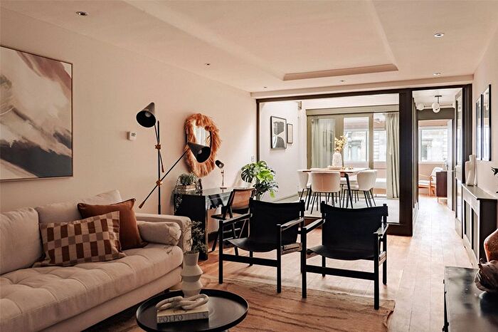 3 Bedroom Flat To Rent In The Colonades, Porchester Square, W2