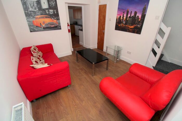 4 Bedroom Terraced House To Rent In Park Street, Treforest, Pontypridd, CF37