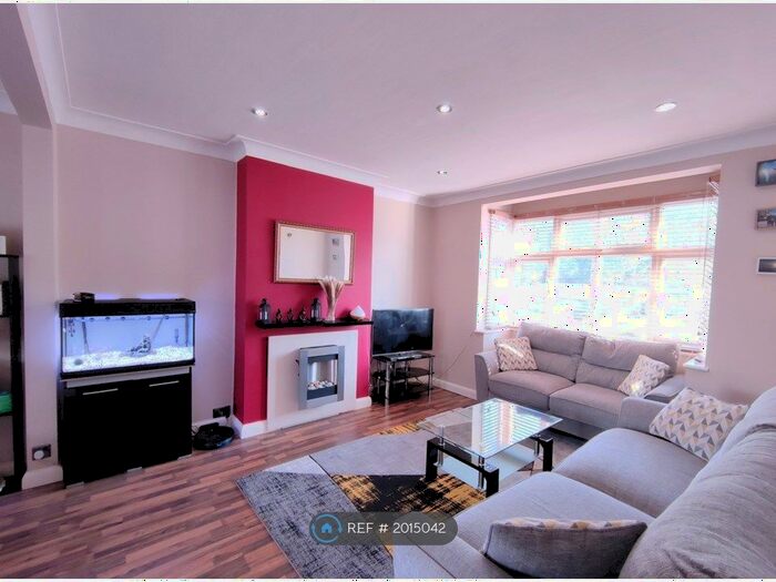 3 Bedroom Semi-Detached House To Rent In Arras Avenue, Morden, SM4