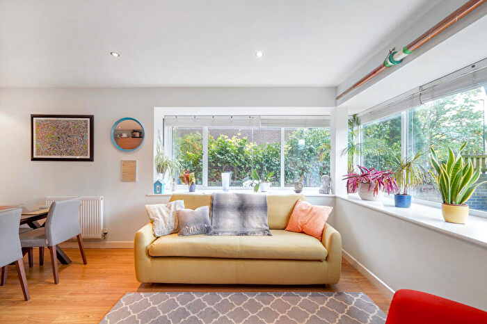1 Bedroom Flat For Sale In Dacres Road, Forest Hill, London, SE23