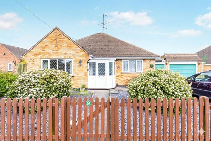 2 Bedroom Bungalow For Sale In Broadgate Close, Birstall, Leicester, LE4