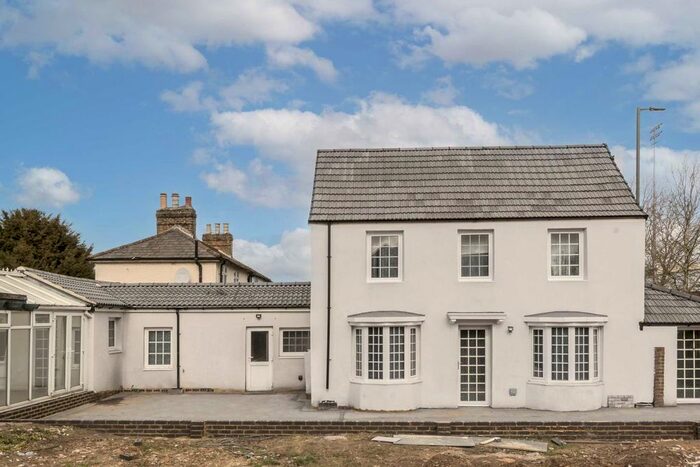 4 Bedroom Detached House To Rent In Staines Road East, Sunbury-On-Thames, TW16