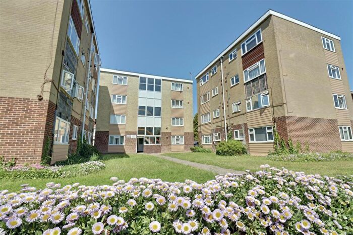 1 Bedroom Flat To Rent In Megan Court, Dorking Crescent, Portsmouth, PO6