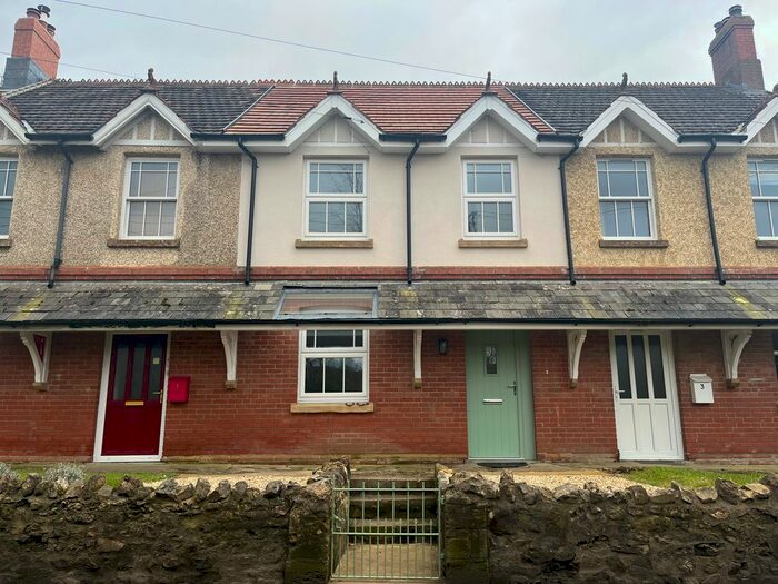 2 Bedroom Property To Rent In Clapton, Crewkerne, TA18