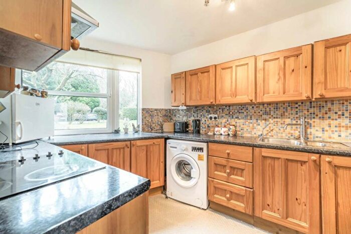 2 Bedroom Flat For Sale In Heathside, Weybridge, KT13