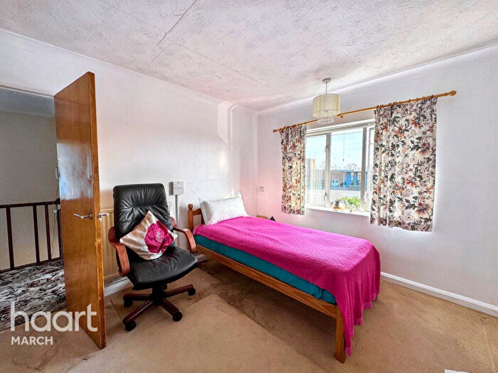 3 Bedroom Semi-Detached House For Sale In Maple Grove, March, PE15