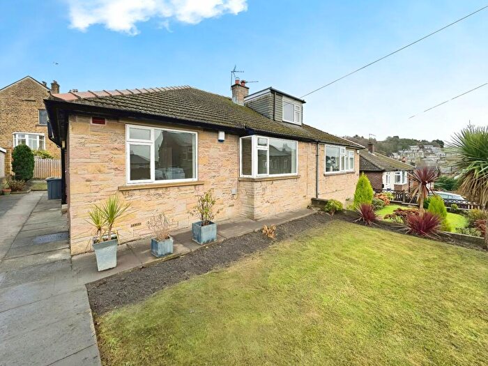 2 Bedroom Bungalow To Rent In Beaumont Street, Longwood, Huddersfield, West Yorkshire, HD3