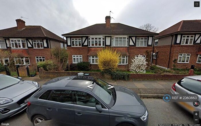 2 Bedroom Maisonette To Rent In Mill Vale, Bromley, BR2