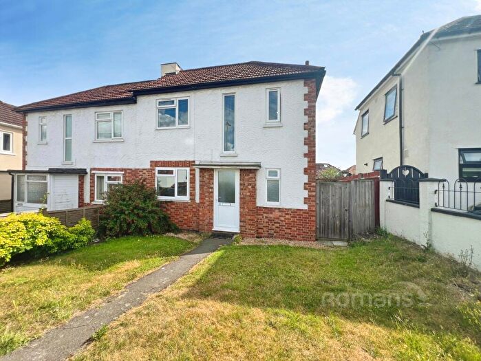 3 Bedroom Semi-Detached House For Sale In Haig Road, Aldershot, Hampshire, GU12