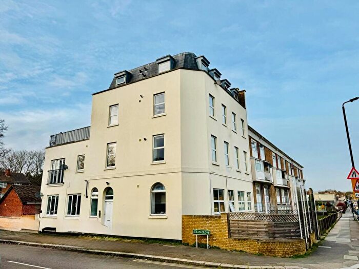 Studio To Rent In Maple Road, London, SE20