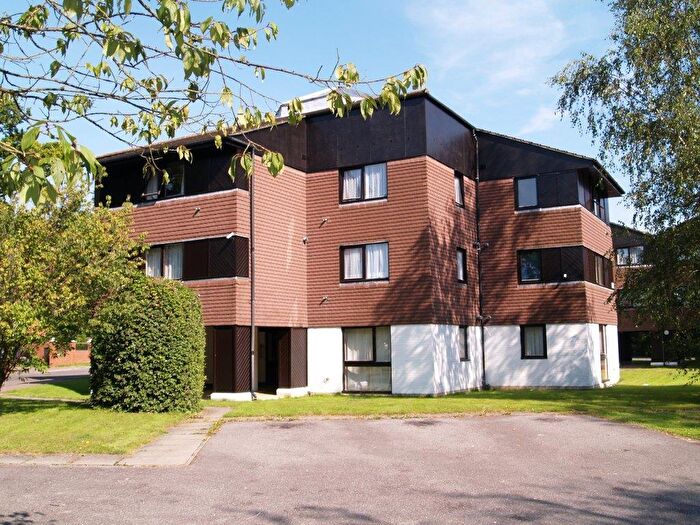 Flat To Rent In Ifield West, RH11