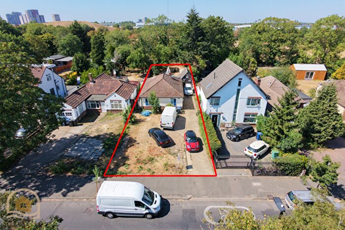 4 Bedroom Flat For Sale In Tentelow Lane, Southall, UB2