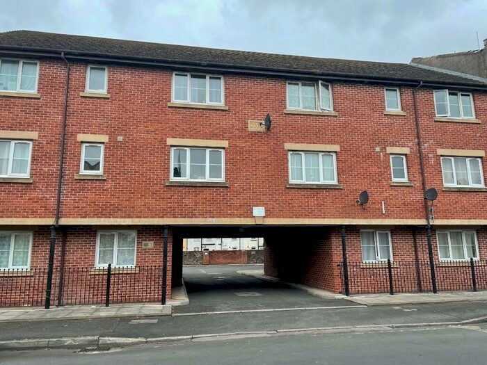 2 Bedroom Ground Flat To Rent In Kings Court, Preston Street, Fleetwood, FY7
