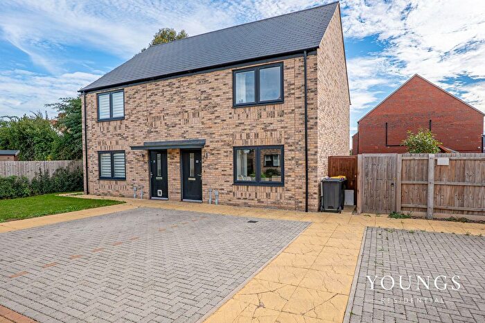 2 Bedroom Semi-detached House For Sale In Turbot Drive, Great Wakering, SS3