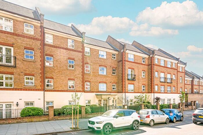 2 Bedroom Flat For Sale In Horn Lane, Acton, W3