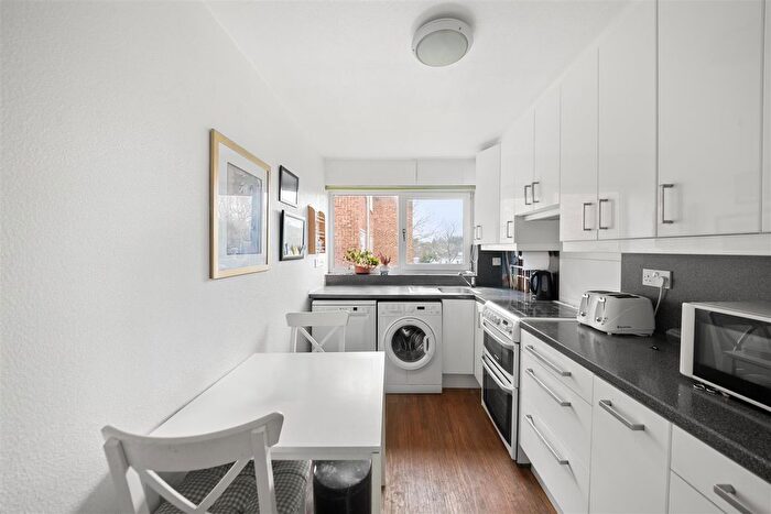 2 Bedroom Flat For Sale In Rutland House, The Farmlands, Northolt, UB5
