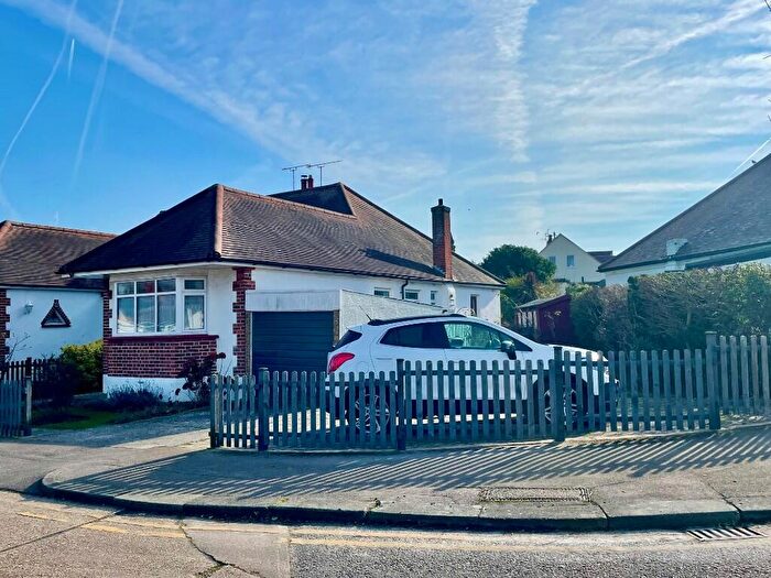 3 Bedroom Semi Detached House For Sale In Highlands, Leigh-On-Sea, Essex, SS9