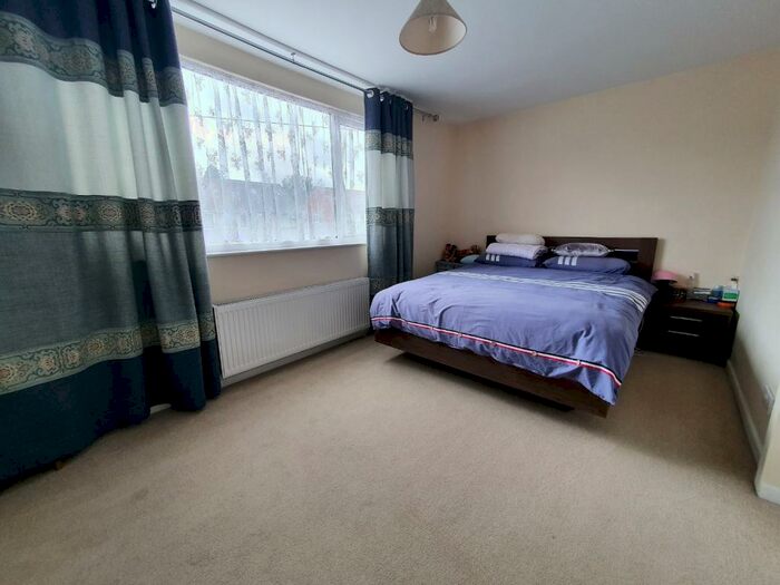 3 Bedroom Semi Detached House For Sale In Tregorrick Road, Exhall