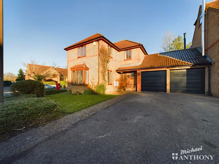 4 Bedroom Detached House For Sale In Berwald Close, Milton Keynes, MK7
