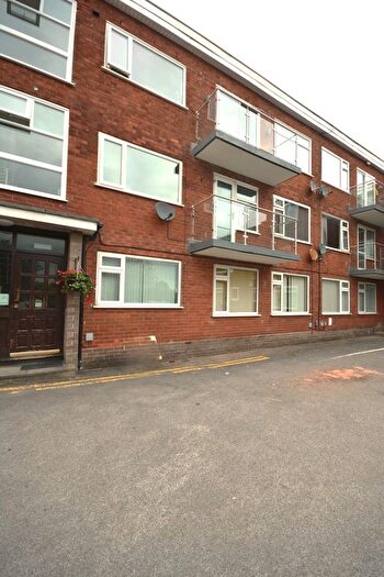 2 Bedroom Flat For Sale In Dovehouse Close, Whitefield, M45