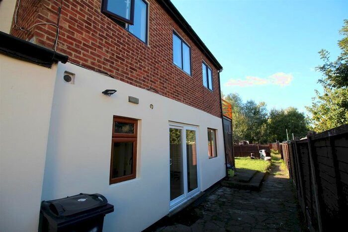 1 Bedroom Flat To Rent In Beaver Road, Ashford, TN23