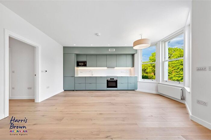 2 Bedroom Flat To Rent In Caledonian Road, London, N7