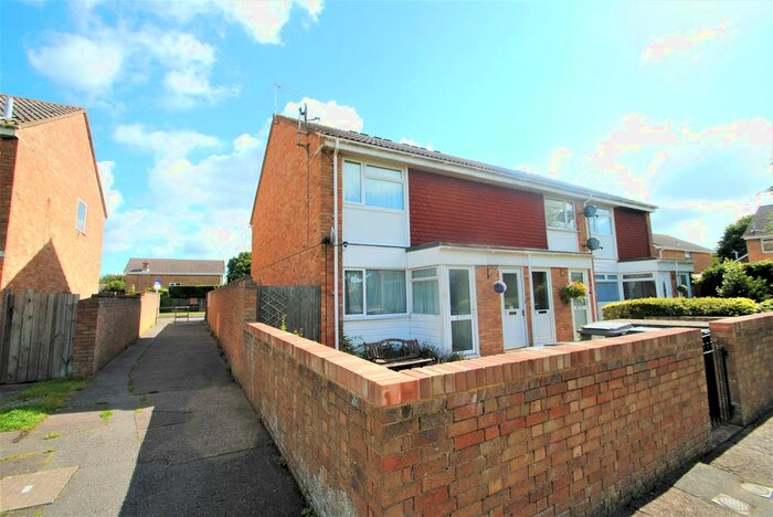 1 Bedroom Flat To Rent In Charlton Close, Bournemouth, BH9