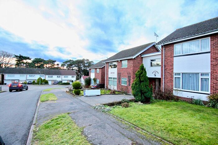 5 Bedroom Link Detached House For Sale In Foxleys, Watford, Hertfordshire, WD19