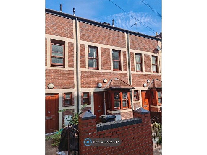3 Bedroom Terraced House To Rent In Wellington Place, Bristol, BS6