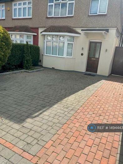 4 Bedroom Semi-Detached House To Rent In Ewanrigg Terrace, Woodford Green, IG8