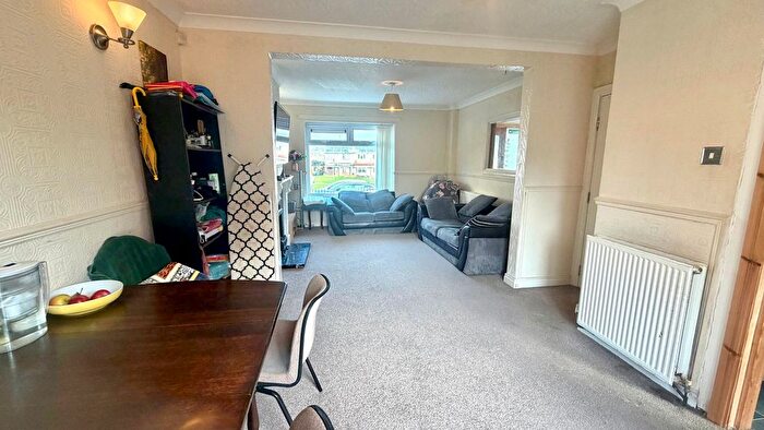 3 Bedroom Semi-detached House To Rent In Hampshire Road, West Bromwich, B71