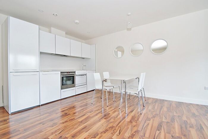 1 Bedroom Flat To Rent In Hillside, London, NW10