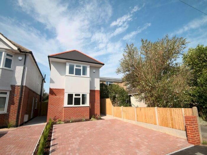 3 Bedroom Detached House To Rent In Palmer Road, Oakdale, Poole, BH15