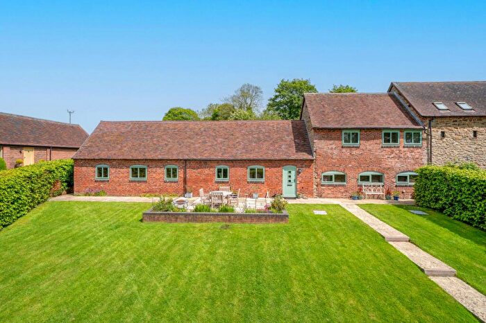 4 Bedroom Barn Conversion For Sale In Clows Top, Kidderminster, DY14