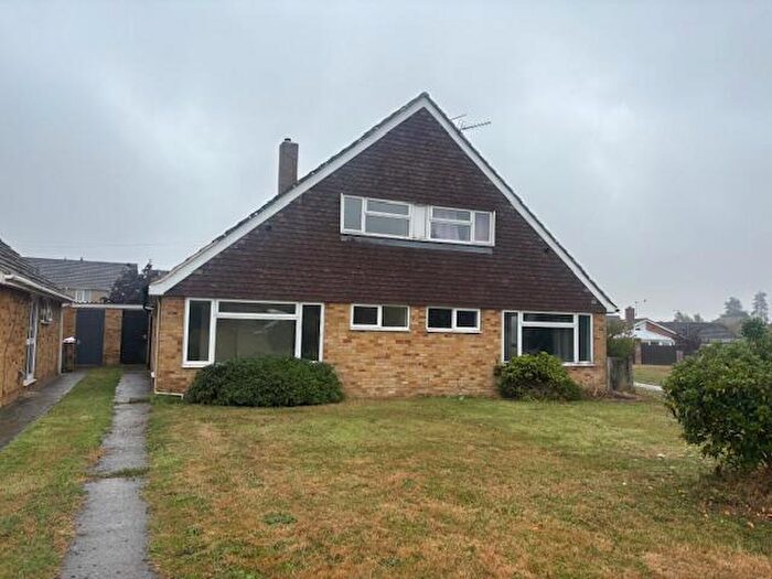 3 Bedroom Bungalow To Rent In Redhorn Gardens, Devizes, SN10