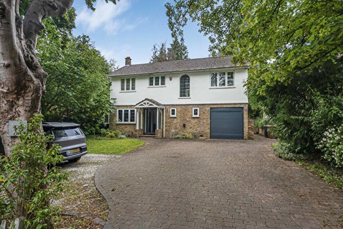 4 Bedroom Detached House For Sale In New Road, Digswell Welwyn, Hertfordshire, AL6