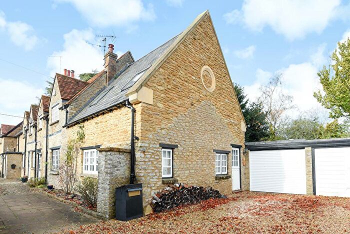 3 Bedroom Cottage To Rent In Manor Mews, Stratton Audley, OX27
