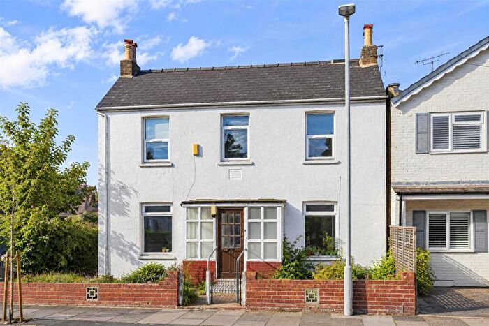 4 Bedroom Detached House For Sale In Deacon Road, Kingston Upon Thames, KT2