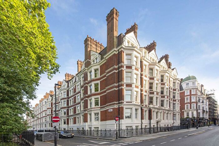 2 Bedroom Flat For Sale In Ridgmount Gardens, Fitzrovia, WC1E