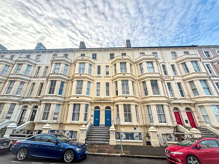 2 Bedroom Flat For Sale In Lascelles Terrace, Eastbourne, BN21