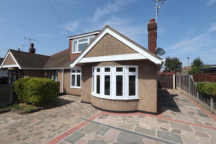 3 Bedroom Bungalow To Rent In Cornhill Avenue, Hockley, SS5