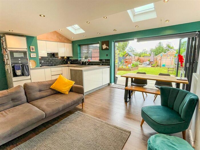 3 Bedroom Semi-Detached House For Sale In Westwood Park Avenue, Leek, ST13