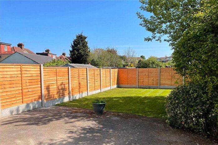 4 Bedroom Flat To Rent In Hendon Way, Cricklewood, NW2